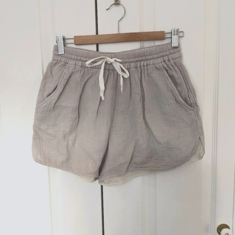 Aritzia - Wilfred High Waisted Shorts